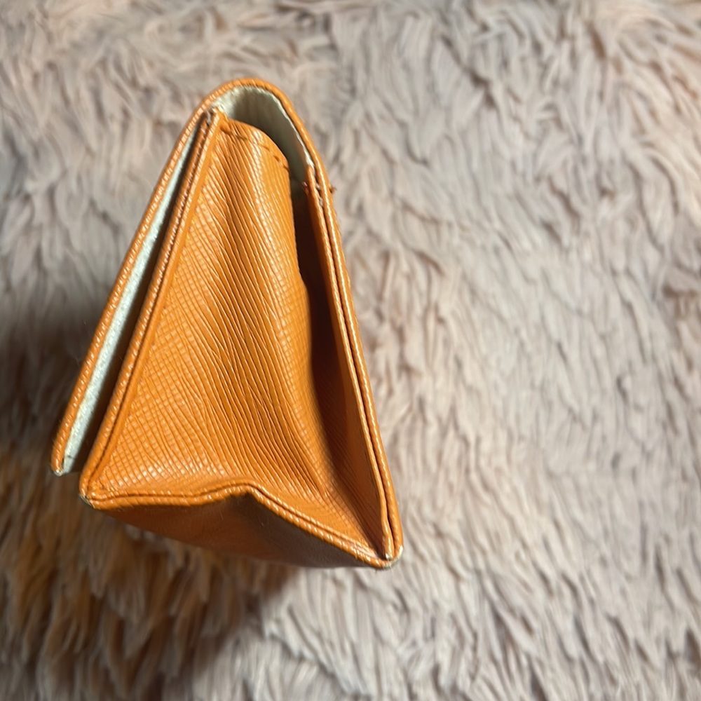 Tory Burch Sunglasses case - Picture 4 of 5